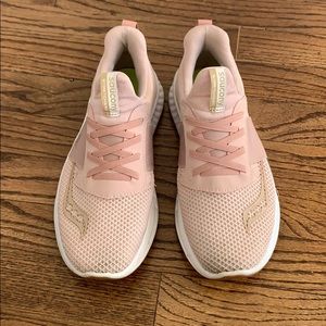 Super comfy light pink saucony sneakers